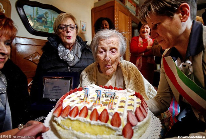عکس/جشن تولد مادربزرگ 117ساله