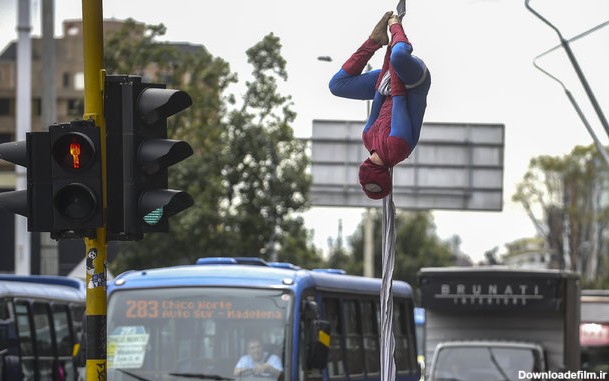 حرکات دیدنی مرد عنکبوتی در خیابان های کلمبیا