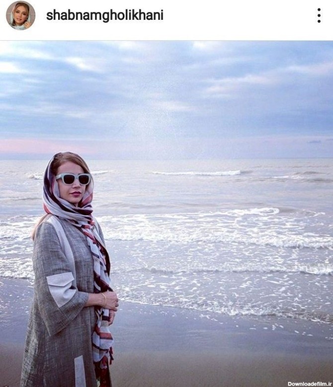 تصویری از بازیگر زن معروف کنار دریا