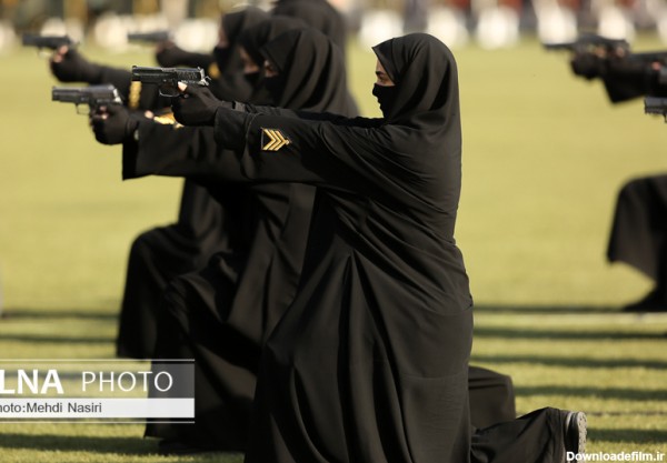 تمرین نیروهای پلیس زن در صبحگاه مشترک ناجا