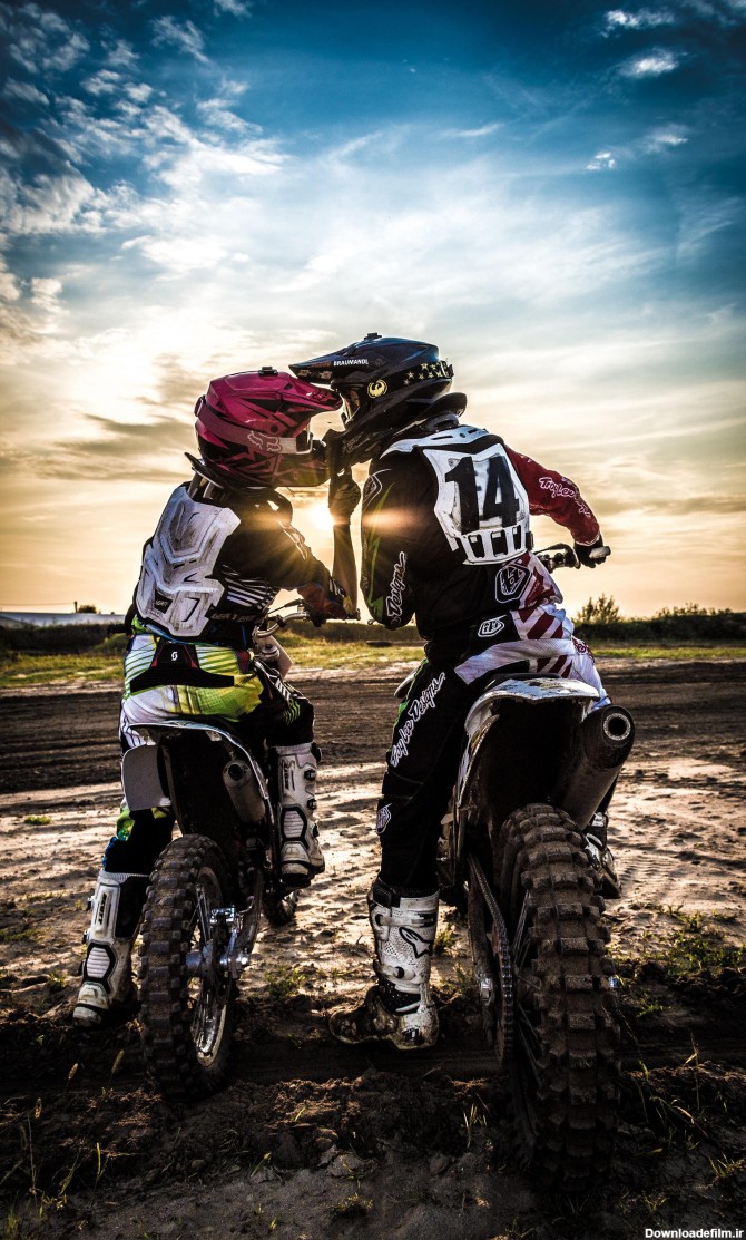 عکس زمینه عاشقانه موتور سیکلت پس زمینه | والپیپر گرام