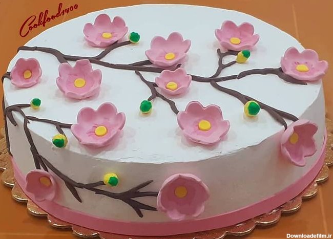 طرز تهیه کیک با تزیین شکوفه‌های بهاری ساده و خوشمزه توسط Roya - کوکپد