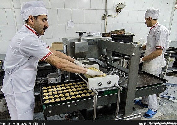 کارگاه شیرینی پزی | خبرگزاری فارس