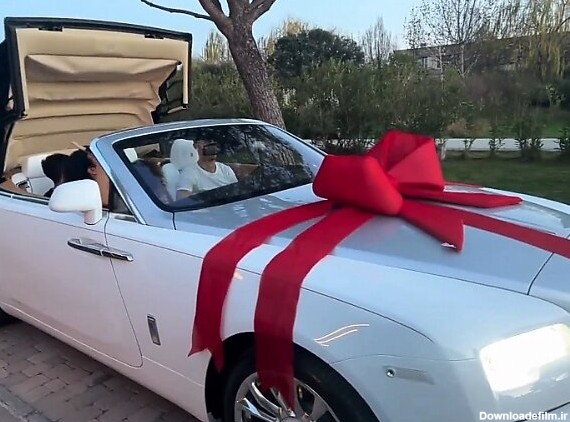 خودرویی که جورجینا برای رونالدو به مناسبت کریسمس هدیه داد!/ عکس