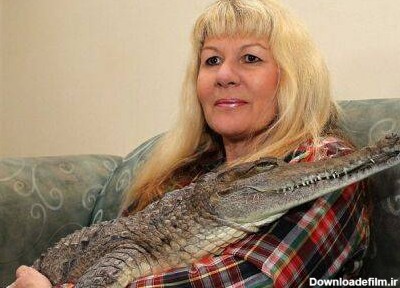 زنی که عاشق یک تمساح شده است + تصاویر