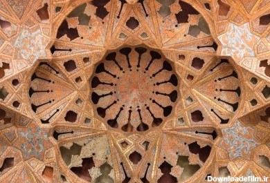دانلود اصفهان ، ایران – 29 آوریل 2015 کاخ علی قاپو ، یک کاخ بزرگ در اصفهان ، ایران. در ضلع غربی نقش جهان واقع شده است