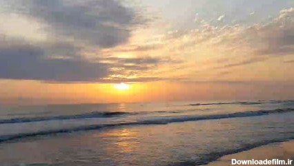 لحظات زیبای طلوع خورشید در آسمان دریای خزر + فیلم