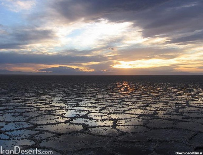 عکس دریاچه نمک آران و بیدگل