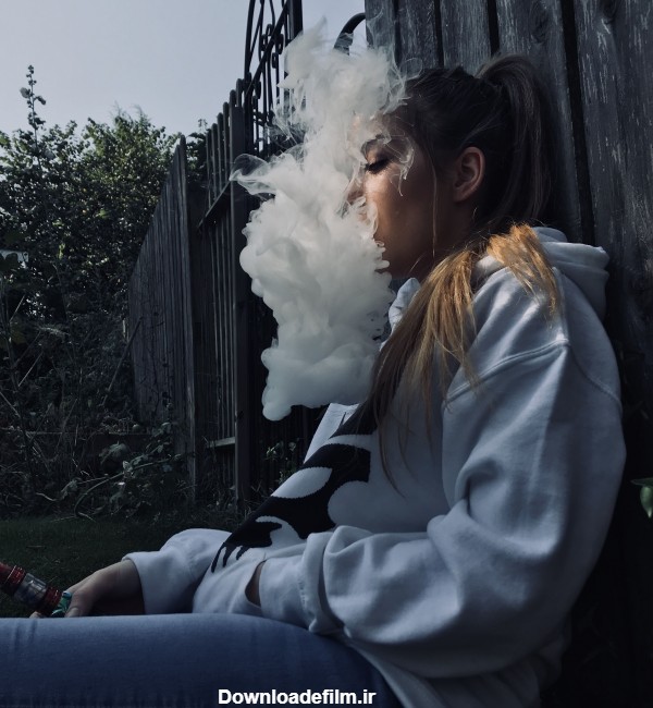 عکس سیگار کشیدن دختر بدون متن برای پروفایل شبکه های اجتماعی