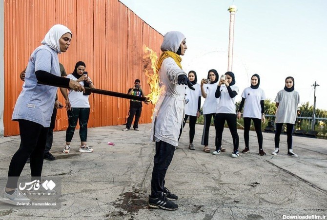 خبرآنلاین - عکس | تصویری پربازدید از آتش زدن یک دختر در حین بدلکاری