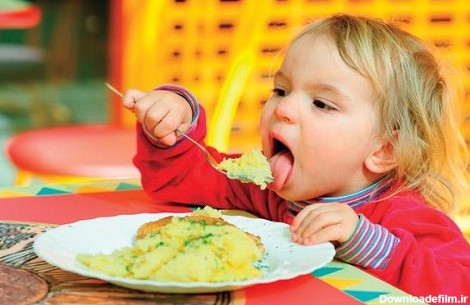 چگونه آداب غذا خوردن را به کودکان آموزش دهیم؟‌