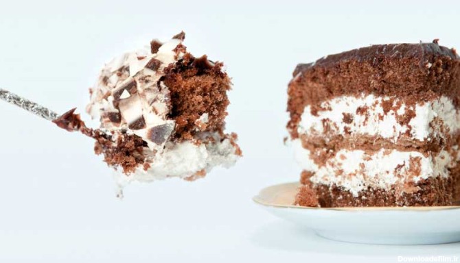تصویر کیک خامه ای شکلاتی از نمای نزدیک