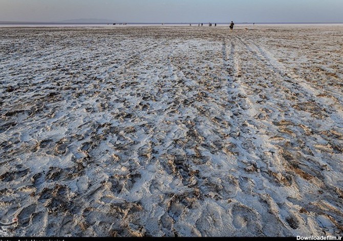 واکنش محیط زیست آران و بیدگل به اقدامات در دریاچه نمک/ هیچ مجوزی ...