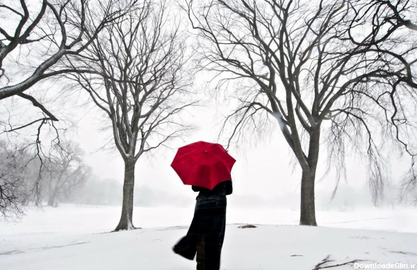 دانلود عکس دختر عاشق غمگین و تنها در برف
