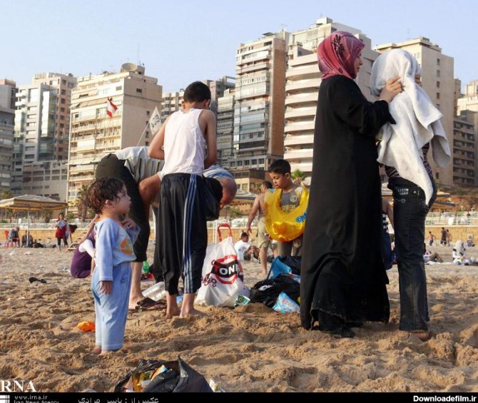 عکس شنای دختران و زنان لبنانی در سواحل مدیترانه
