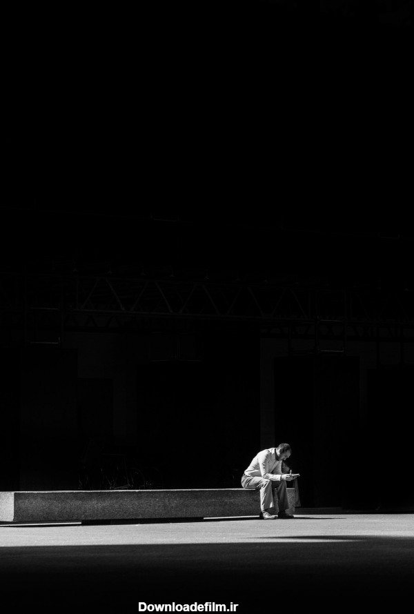 عکس تنهایی و تاریکی