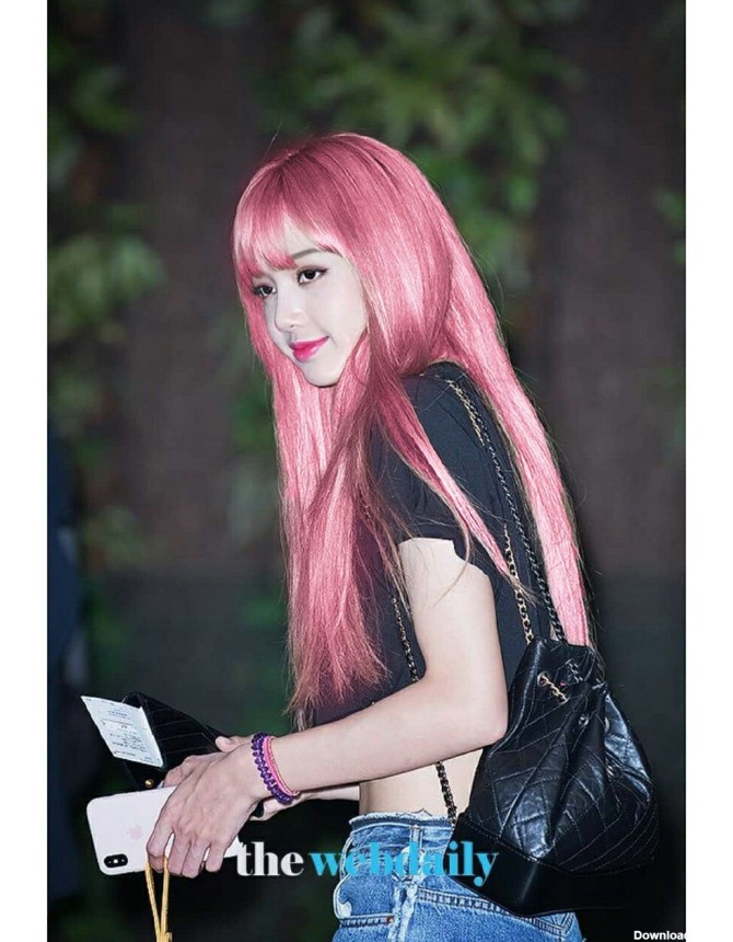 لیسا با موهای صورتی - عکس ویسگون