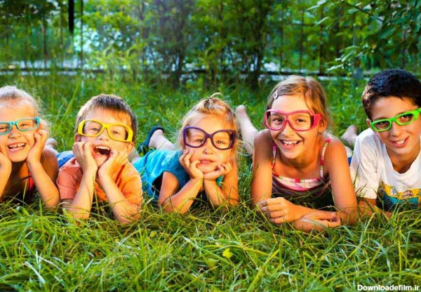دانلود تصویر با کیفیت کودکان عینکی
