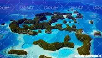 تصویر با کیفیت چشم انداز زیبای جزیره به همراه دریایی آبی