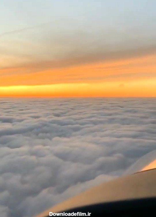 پرواز بر فراز ابرها با نمایی بی‌نظیر از طلوع خورشید
