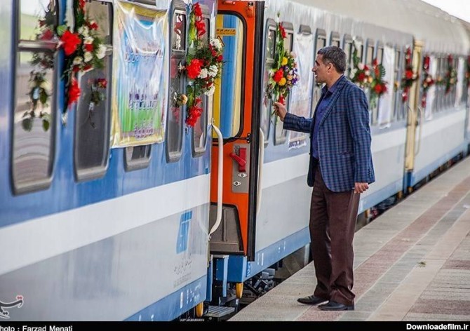 مشرق نیوز - عکس/ اولین مسافران قطار کرمانشاه