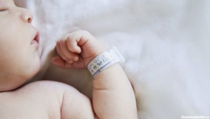 کوچکترین نوزاد دنیا از بیمارستان مرخص شد+تصویر