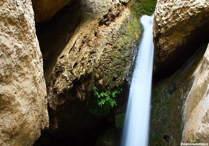 آبشار شیرز کوهدشت روی صخره های لایه ای تنگه شیرز از نمای نزدیک