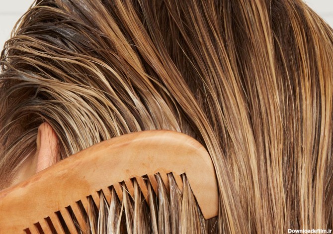 موی چرب چه علتی دارد؟ معرفی ۲۰ روش خانگی برای درمان موی چرب!
