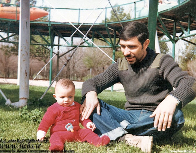 شهید صیاد شیرازی با پسرش در شهربازی +عکس