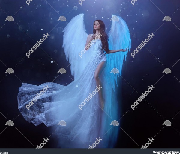 فرشته زن فانتزی با بال های سفید و بزرگ 1574604