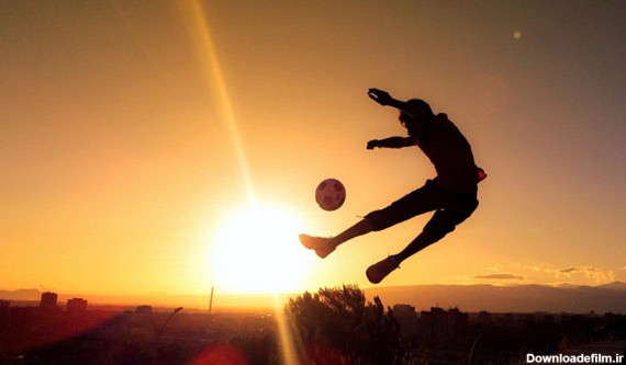 25 عکس زیبا از بازی فوتبال در غروب | لنزک