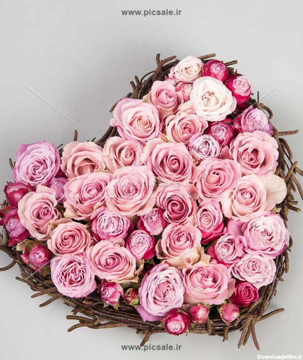 قلب با گلهای زیبای عاشقانه - پیکسیل | دانلود طرح لایه باز