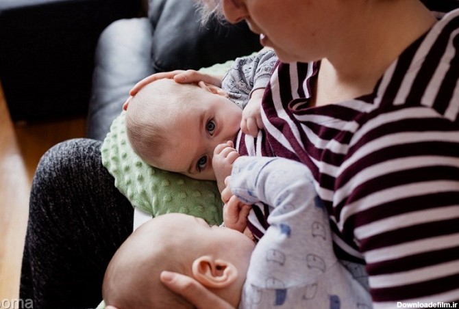 نحوه شیر دادن مادر به نوزادان دوقلو - سلامت بانوان اوما