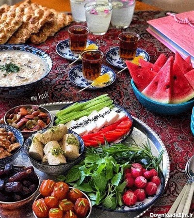 تزیین سفره صبحانه ایرانی برای مهمانی