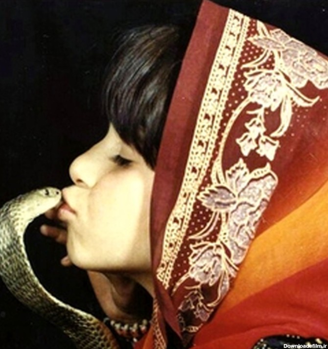 ملکه مار ایران: ۱۱ بار زبان مار افعی را بوسیدم! +عکس