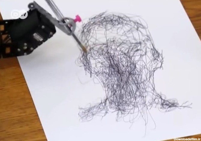 فیلم/نقاشی چهره توسط 5 ربات نقاش