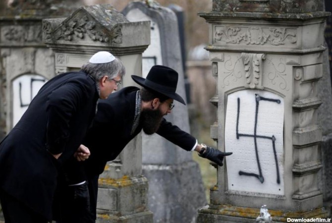 فرارو | (تصاویر) صلیب شکسته روی قبر‌های یهودیان فرانسه