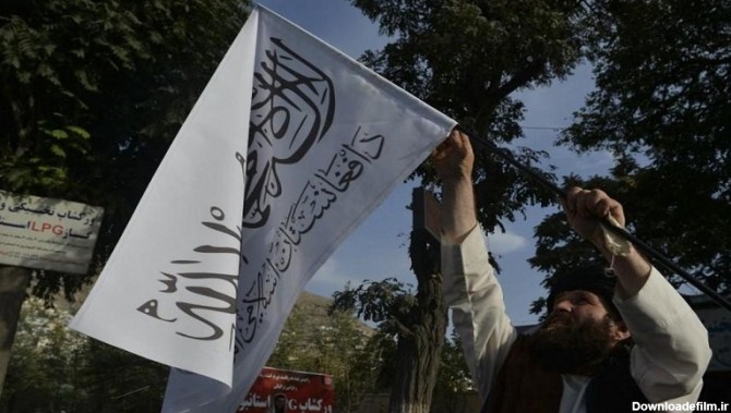نصب پرچم و تصاویر رهبران طالبان در مزار شریف - Parstoday