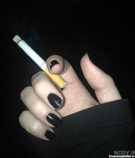 عکس فیک سیگار دست دختر - عکس نودی