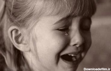 گریه سوزناک دختربچه سوری بر سر مزار پدرش + عکس