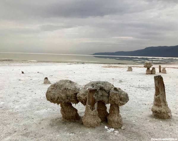 تصاویر دریاچه ارومیه در 11 آذرماه/ دریاچه هنوز جان دارد اما حق آبه ندارد