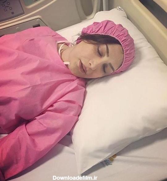 بازیگر معروف زن روی تخت بیمارستان + عکس