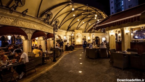 کافه رستوران ویکولو معماری منحصربه‌فردی داشته و مناسب برگزاری تولد است.