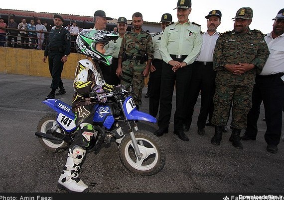 مسابقه موتورسواری پلیس و مردم | خبرگزاری فارس
