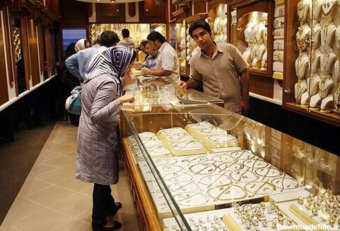 ببینید | سرقت ناموفق یک زن از طلافروشی در تهران
