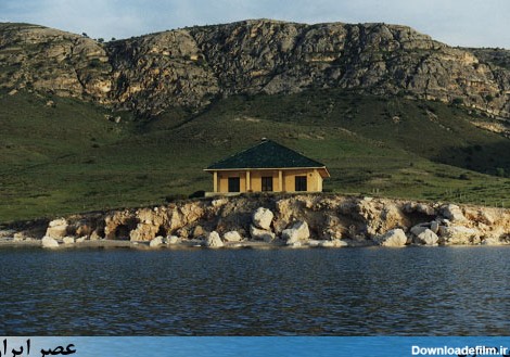 ویلای اشرف پهلوی و بهروز وثوقی در وسط دریاچه ارومیه