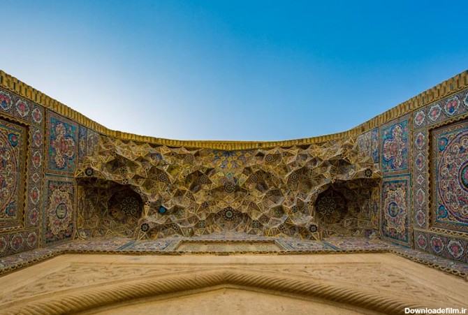 تزیینات ورودی مسجد نصیر الملک