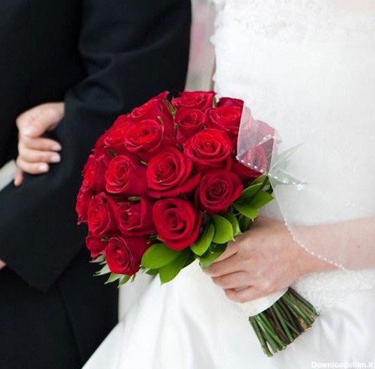 دسته گل عروس با رز قرمز