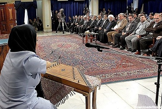 سنتور نوازی دختر معلول برای رئیس جمهور/ عکس