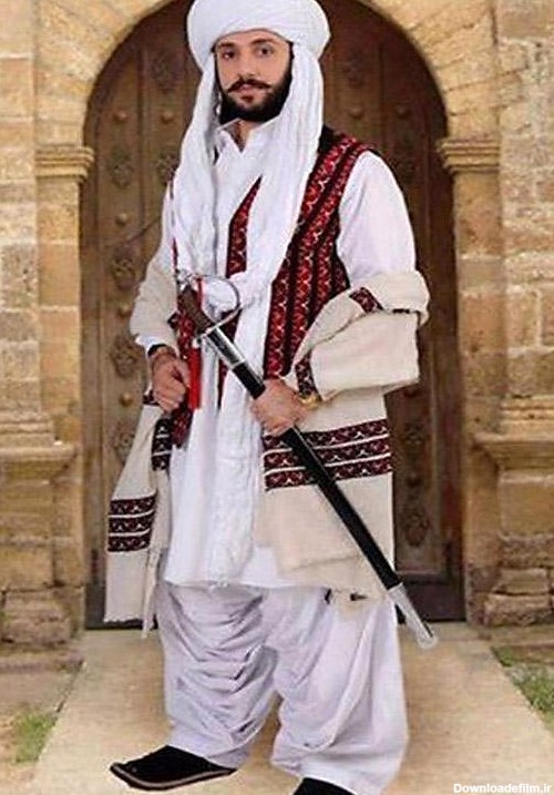 لباس بلوچی مردانه همراه با زیبایی اصیل